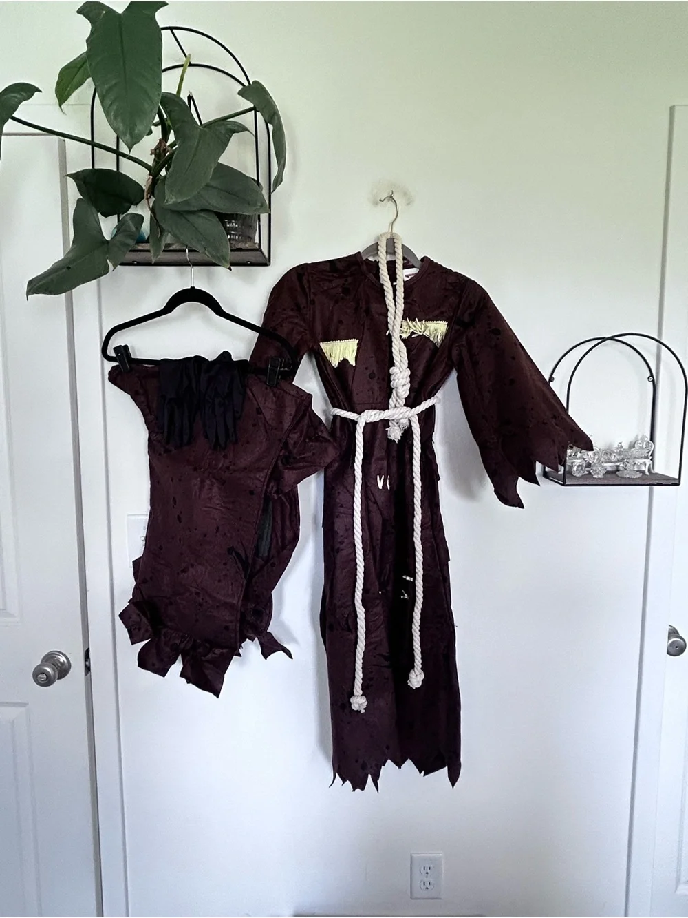 Spooktacular Creations Scarecrow Halloween Costume Cloak Gloves Size Medium